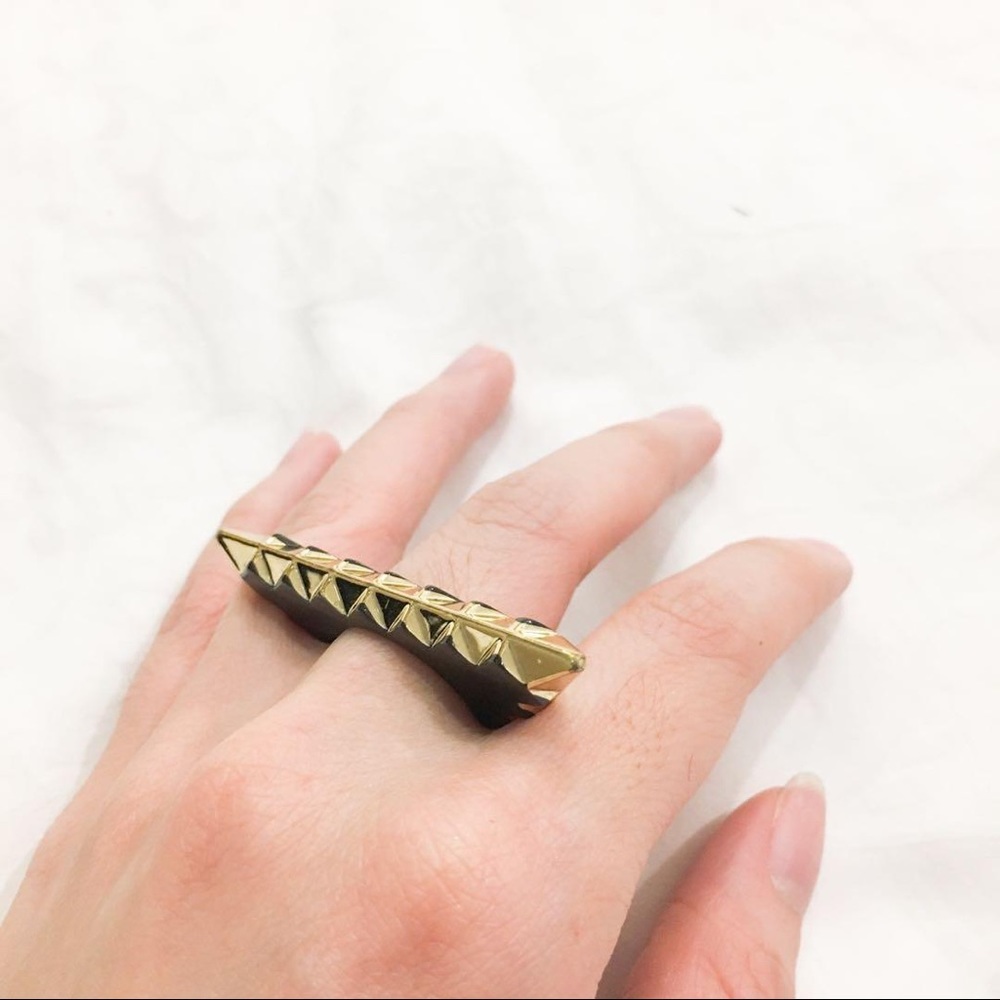 House of Harlow Triangle Ring 8